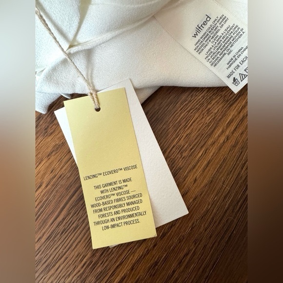 NWT ARITZIA WILFRED NOVELLA blouse light birch M - Picture 4 of 7